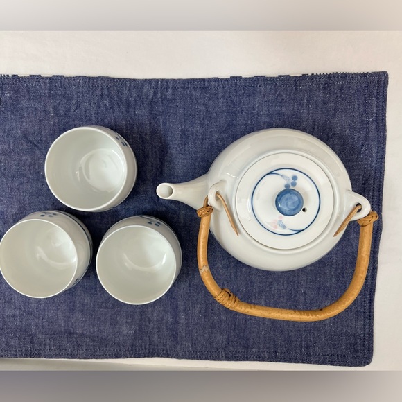 Teapot Set 4 Pieces 1 Kettle 3 Cups White Blue Light Pink Bamboo Wooden Handle - Picture 2 of 15